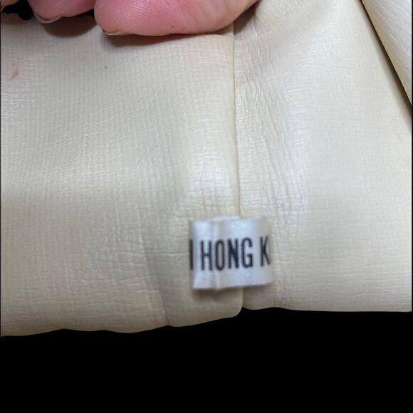 Vintage Laura Adams white leather fold over envelope clutch with black closure - Picture 11 of 11